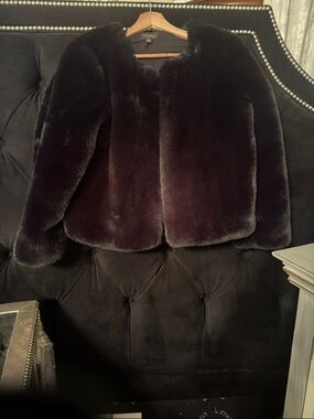 Tahari Plush Black Faux Fur Cropped Jacket